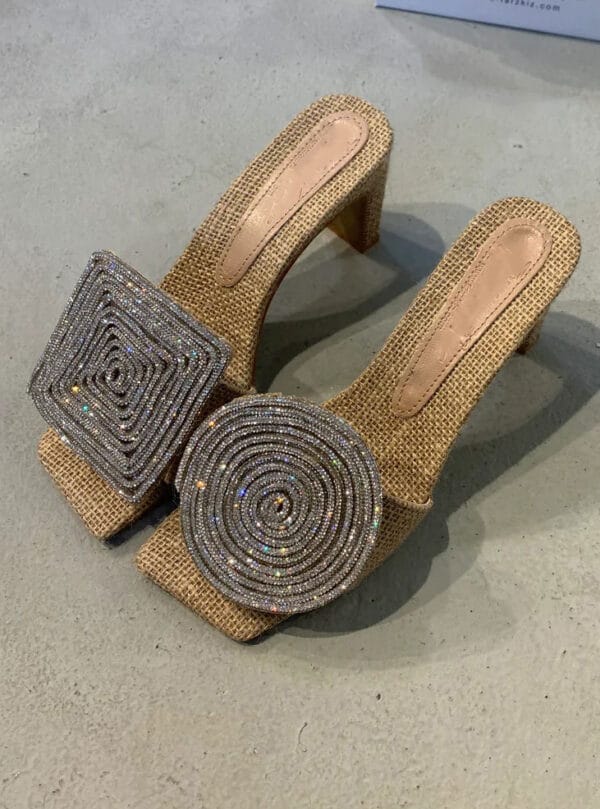 Клара Беж Папучи